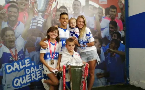 La familia del Enano festejó con todo el ansiado Tri.