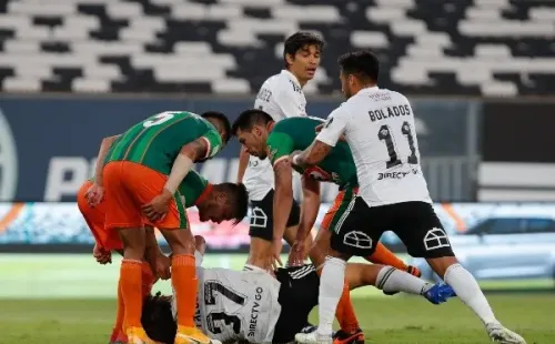 Con el posible penal a Maxi Falcón que fue desestimado por el árbitro, los albos vienen calientes del pobre empate con Cobresal. (Foto: Agencia UNO)