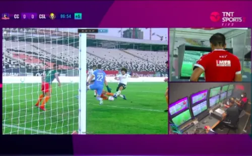 Gilabert decidió hacer caso omiso de la recomendación de Christian Rojas, quien le aseguró que hubo penal.