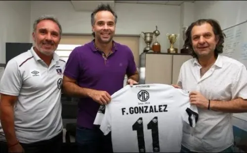 González