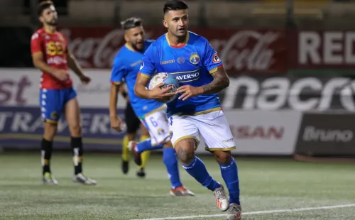 Iván Ledezma deja Audax Italiano para defender a Deportes Antofagasta. Foto: Agencia Uno