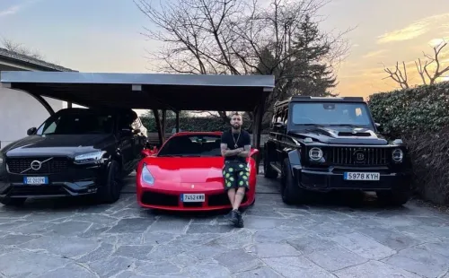 Vidal posó con sus máquinas en Instagram.
