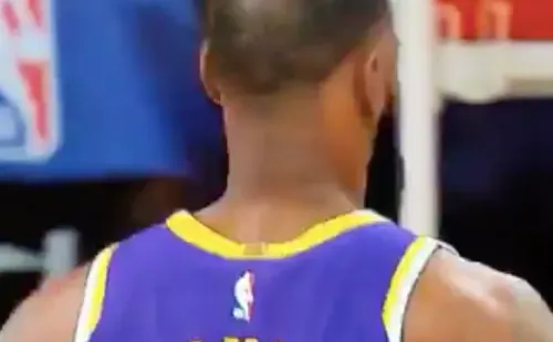 La calva de LeBron James que generó las risas de sus compañeros.