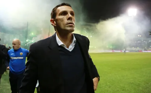 Poyet deberá realizar cuarentena protocolar, ya que arribó a Chile desde Londres.