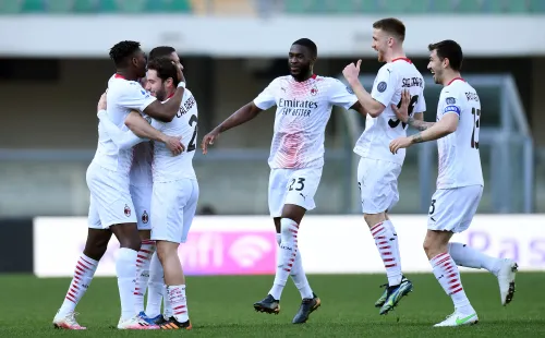 AC Milán gana y sigue a la caza del Inter de los chilenos. Foto: Getty Images