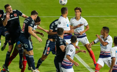 Ángelo Henríquez anotó el gol de la U ante San Lorenzo. Foto: Agencia Uno