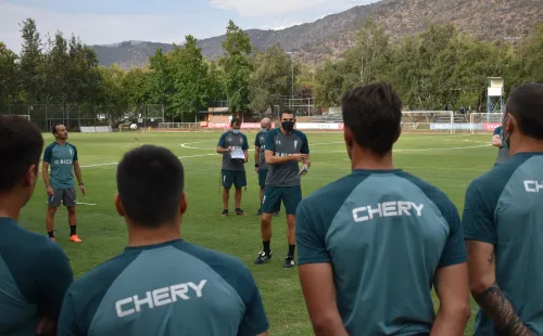 Poyet se presentó al plantel de la UC.