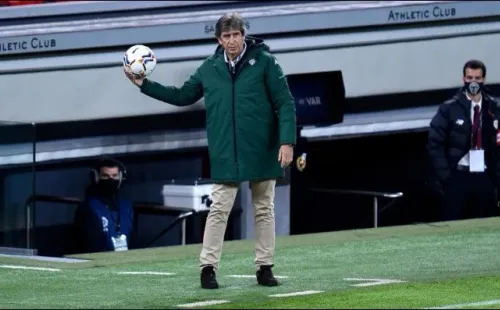 Pellegrini cree que Bravo está feliz en el Betis pese a ser suplente.