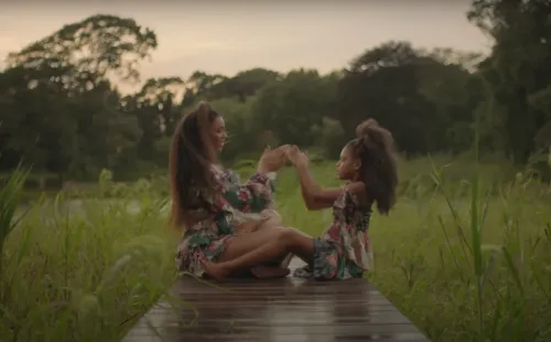 Blue Ivy Carter en el video “Brown Skin Girl”, donde comparte junto a su madre Beyoncé y por el que ganó el primer Grammy de su vida.(2)
