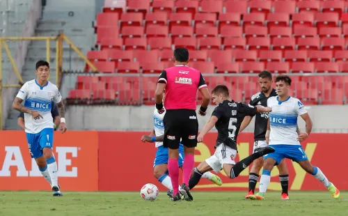 Leo Gil se estrenó en el fútbol chileno con un golazo ante la UC. Foto: Agencia Uno