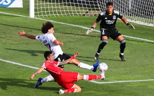 Maxi Falcón no estará presente en el debut ante Unión La Calera, mientras espera castigo. Foto: Agencia Uno
