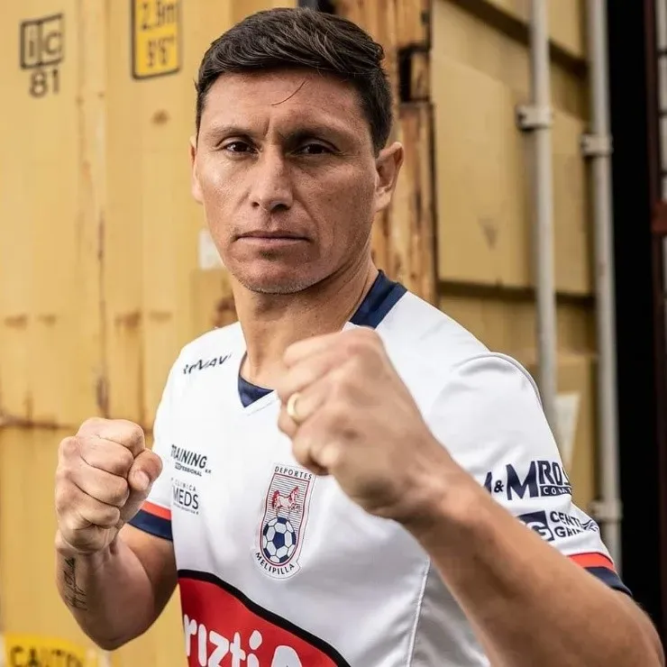 José Luis Cabión modeló la nueva indumentaria.