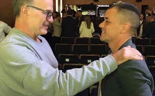 D’Alessandro guarda un profundo respeto por Bielsa. Foto: Archivo