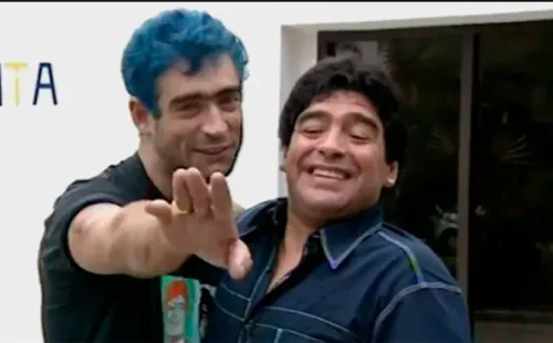 Rodrigo junto a Diego Maradona (Archivo)