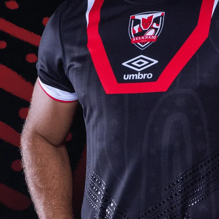 Parte de la nueva indumentaria deSelknam gracias a la unión con Umbro. | Foto: Umbro.
