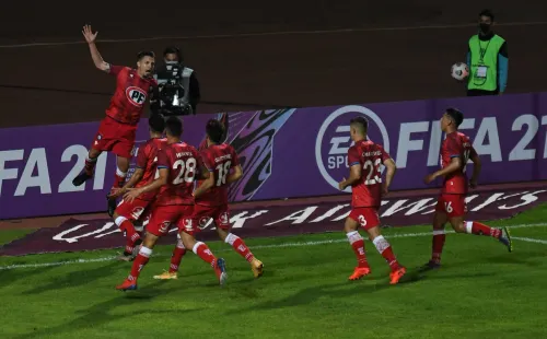 Huachipato quiere seguir celebrando como en Copa Sudamericana. Foto: Agencia Uno
