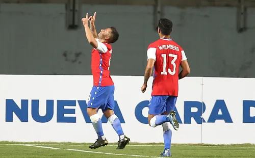Meneses marcó el segundo gol de Chile. (FOTO: Carlos Parra/ANFP)