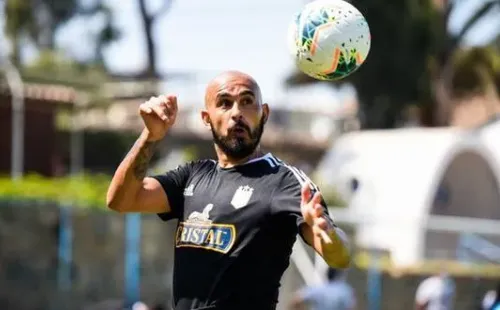 Marcos Riquelme en el entrenamiento de Sporting Cristal (Prensa Cristal)