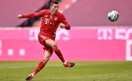 Lewy estará un mes sin pisar una cancha.