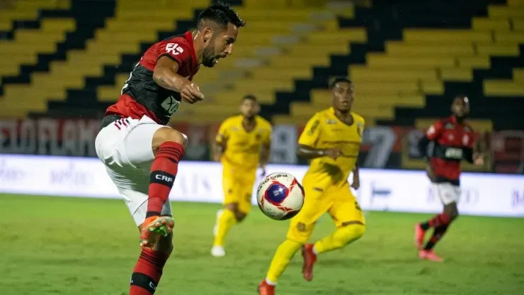 El chileno Mauricio Isla, futbolista de Flamengo