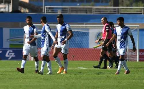 La semana pasada, el plantel de Deportes Antofagasta se vacunó y la ANFP lo respaldo. Esto permitió que ahora se gestione para todo el fútbol chileno. Foto: Agencia Uno
