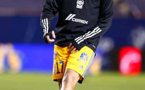 Leonardo Fernández, ex Universidad de Chile, no se ha podido ganar un lugar en el 11 titular de Tigres. (Foto: Getty)