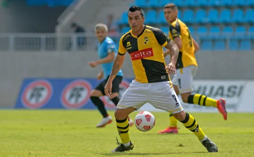Todos querían que Esteban Paredes se retirara en Colo Colo, pero no. Este 2021 Visogol es jugador de Coquimbo Unido.