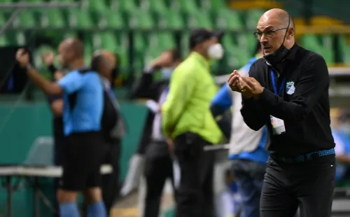 Alfredo Arias está guiando a Deportivo Cali hacia los cuartos de final. (Foto: Getty)