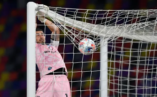 Arias apunta a ser titular en el Clásico. El arquero chileno incluso ha sido capitán algunas fechas de este campeonato. (Foto: Getty)