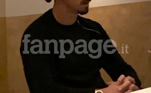 Zlatan Ibrahimovic almorzando en un lugar prohibido (Fanpage.it)