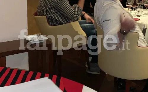 Zlatan es sorprendido comiendo en un restaurante prohibido (Fanpage IT)