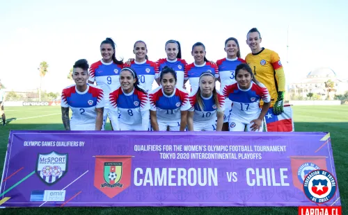 El once titular de la Roja femenina en la ida contra Camerún. Foto: ANFP.