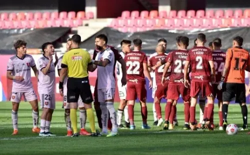 Ángelo Hermosilla armó un papelón en el duelo entre la U y Deportes La Serena. Foto: Agencia Uno