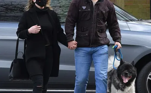 Una de las fotos publicadas por el Daily Mail y que dio cuenta de que Henry Cavill tenía una nueva relación amorosa.