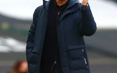 Mou estuvo en el ojo de la polémica cuando se efrentó al Manchester United. Su equipo perdió y luego se enfrentó a los medios. (Foto: Getty)