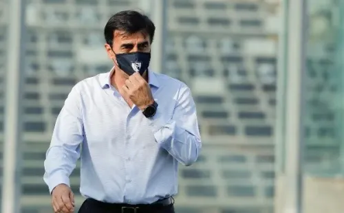 Quinteros dejó claro que sigue molesto por la salida de los referentes. Foto: Agencia Uno