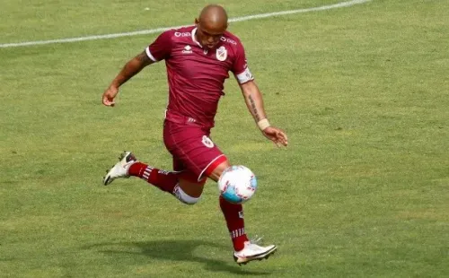 Chupete vive hoy un buen presente con los Granates.