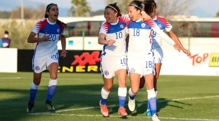 Camila Sáez, jugadora de la selección chilena femenina