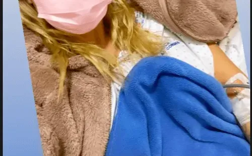 Otra de las capturas desde la clínica que compartió Gisella Gallardo en sus historias de Instagram.