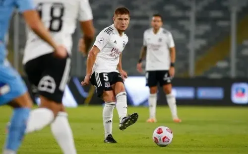 Leonardo Gil pidió más cancha para la banca de Colo Colo. Foto: Colo Colo
