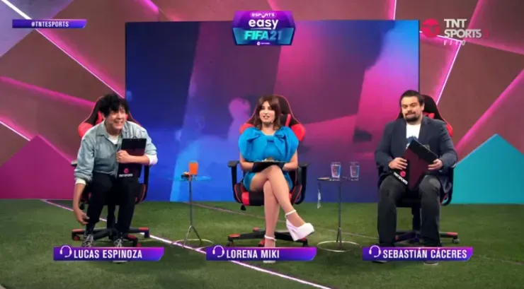 Lorena Miki, Lucas Espinoza y Sebastián Cáceres llevan las emociones de la clasificatoria de Chile a la Copa América FIFA21 en TNT Sports. | Foto: TNT Sports.