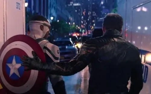Sam Wilson con su traje de Capitán América en The Falcon and The Winter Soldier. (4)