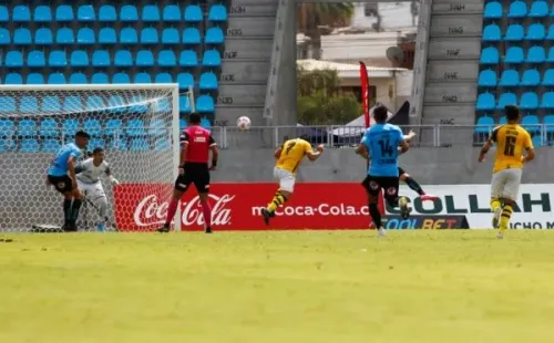 En su primer partido con la “7” en la espalda, Paredes hizo lo que mejor sabe hacer, meter goles. (Foto: Agencia Uno)