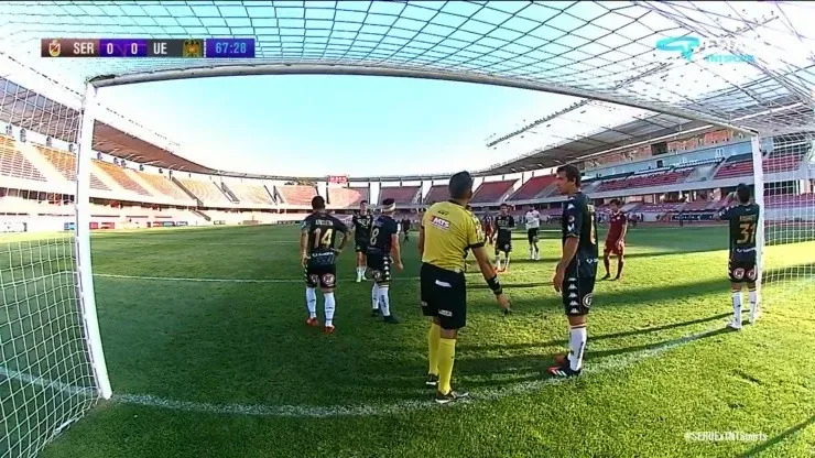 Los colores oscuros de Hispanos y Granates causaron polémica(FOTO: TNT Sports)