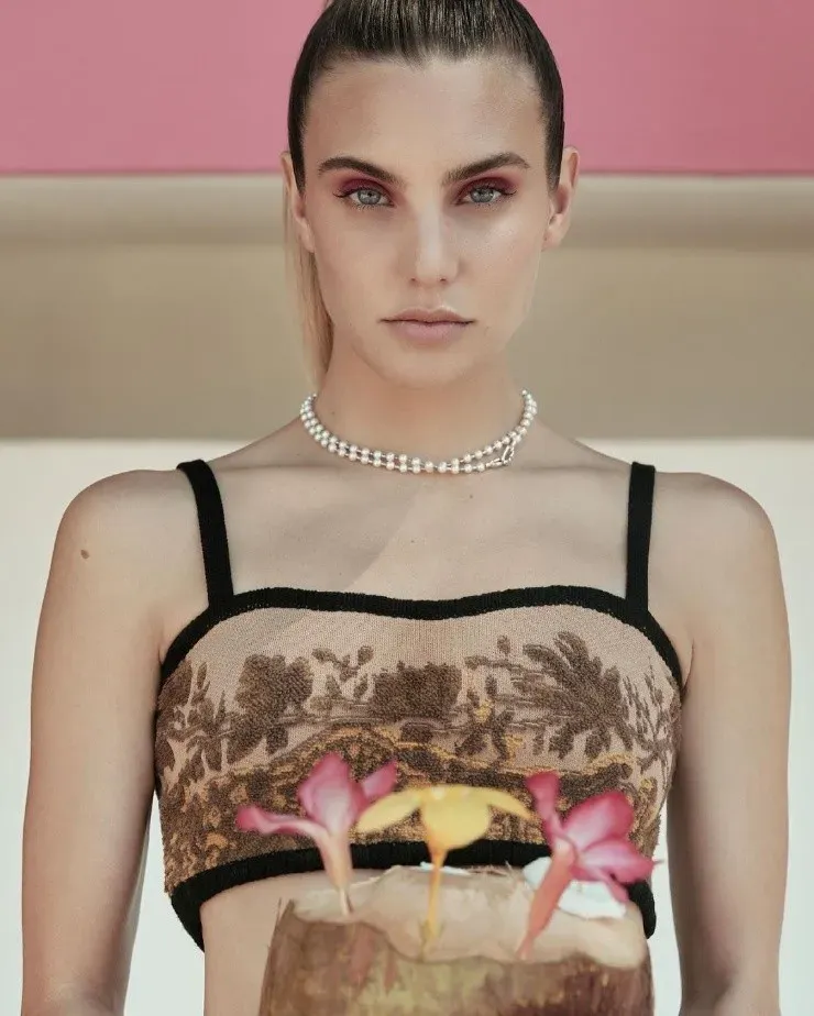 Macarena Achaga, la responsable de interpretar a la hija del Sol de México, Michelle Salas, en Luis Miguel, la serie.(12)