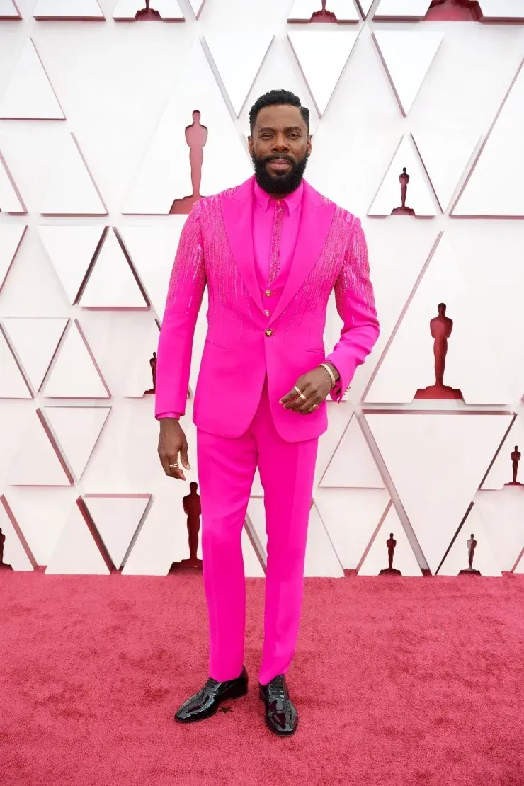 Looks alfombra roja de los Oscar 2021.(14)