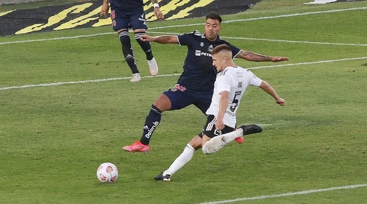 Leonardo Gil, mediocampista de Colo Colo de Chile