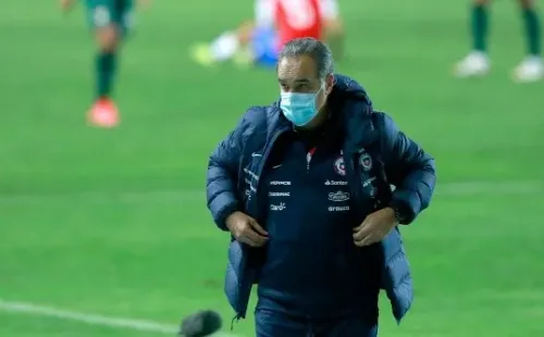 Lasarte recalcó que, en caso de suspensión por un estallido, se preocuparía primera de lo social antes que de la Roja. Foto: Agencia Uno
