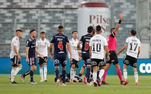 Gabriel Suazo fue el último expulsado de Colo Colo, recibiendo dos fechas de castigo. Foto: Agencia Uno