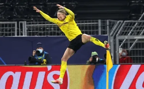 Erling Haaland está tasado en 180 millones de dólares por el Borussia Dortmund, por lo que es difícil que sea vendido. Foto: Getty.